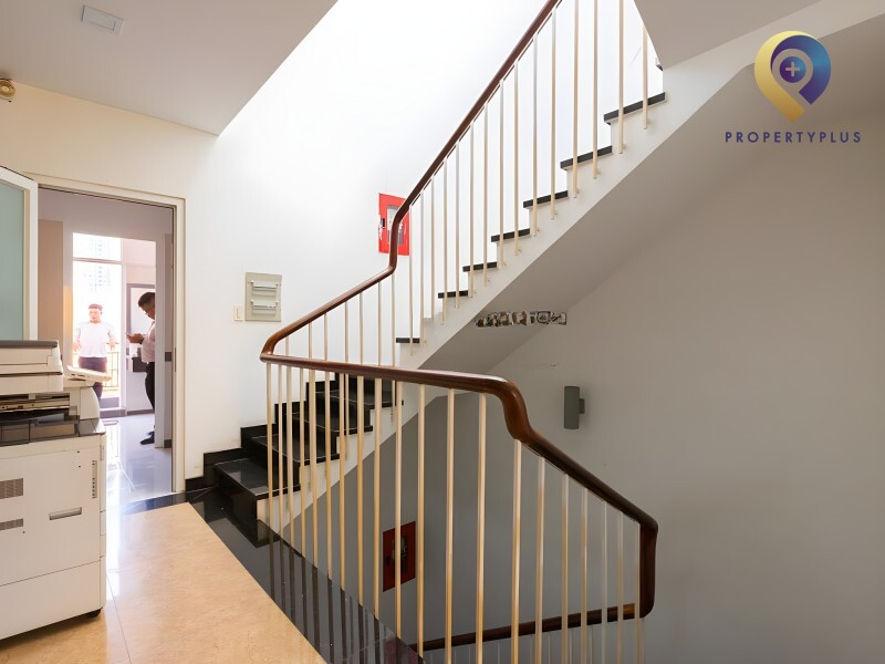 Moderno Building
